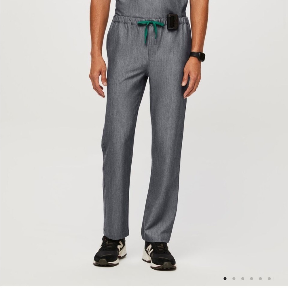 Figs Men’s Pisco Basic Scrub Pants in Graphite Sz M